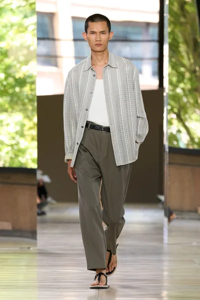 Look 40